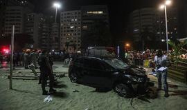 Priepuolį patyręs vairuotojas rėžėsi į žmones žymiajame Kopakabanos paplūdimyje
