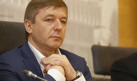 Ramūnas Karbauskis pripažįsta pavėlavęs deklaruoti sūnums dovanotus milijonus