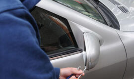 Vagys vairuotojus skriaudė rečiau