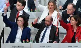 Vokietijos socialdemokratai sutiko pradėti oficialias derybas dėl koalicijos su Angela Merkel