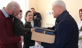 Devyni Šimtmečio vaikai sulaukė dovanų