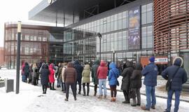 Žmonės norintys įsigyti bilietus į Marijono koncertą