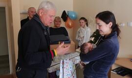 Devyni Šimtmečio vaikai sulaukė dovanų