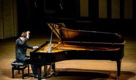 Pianistas Andrew Tysonas pakerėjo Vilniaus publiką