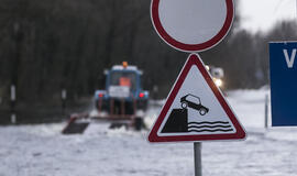 Rusnėje automobiliai vis dar nekeliami