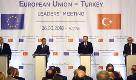 ES ir Turkijos viršūnių susitikime suartėjimo nepasiekta