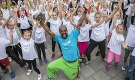 Į bėgimo tradicijomis garsėjančią ir Europos sporto miestu paskelbtą Klaipėdą atvykstantis UNICEF garsenybių karavanas kvies bėgti už maistą