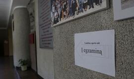 Abiturientai pradeda laikyti brandos egzaminus