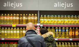 Alaus dėžes kilnojusios darbuotojos incidentas atvėrė „Grūstės“ žaizdas