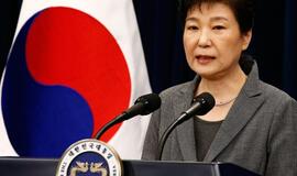 Buvusi Pietų Korėjos prezidentė Park Geun-hye nuteista kalėti 24 metus