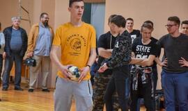 Dragūniečiai moksleivius supažindino su rankiniu