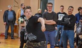 Dragūniečiai moksleivius supažindino su rankiniu