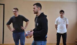 Dragūniečiai moksleivius supažindino su rankiniu