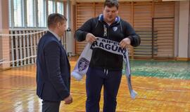 Dragūniečiai moksleivius supažindino su rankiniu