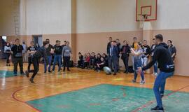 Dragūniečiai moksleivius supažindino su rankiniu