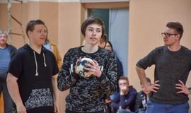 Dragūniečiai moksleivius supažindino su rankiniu