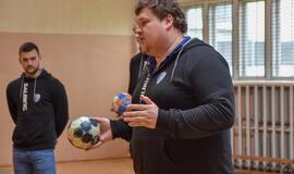 Dragūniečiai moksleivius supažindino su rankiniu