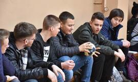 Dragūniečiai moksleivius supažindino su rankiniu