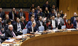Rusija ir JAV JT Saugumo Taryboje blokavo viena kitos rezoliucijas