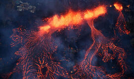 Havajai: iš ugnikalnio besiveržianti lava sugriovė mažiausiai 26 namus