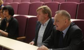 Dėl ligoninių jungimo - svarstymai