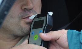 Sučiuptas dar vienas girtas vilkiko vairuotojas