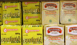 A. Veryga atšaukia rekomendaciją mokyklose ir darželiuose sviestą keisti margarinu