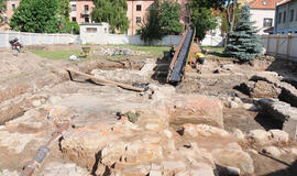 Archeologinius tyrimus papildys istoriniai