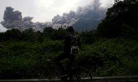 Gvatemaloje išsiveržus Fuego ugnikalniui, žuvo 25 žmonės