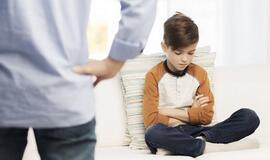 Kaip reaguoti, kai vaikas atsiriboja tylos siena?