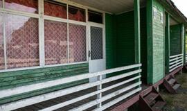 Nakvynė pajūryje už 5 eurus: poilsiautojai iškenčia vos 2-3 dienas