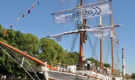 „Meridianas“ iškėlė bures