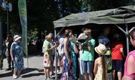 Klaipėdiečiai pasveikino NATO karius