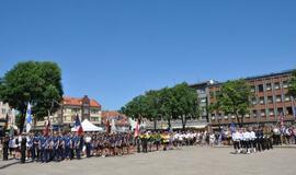 Klaipėdiečiai pasveikino NATO karius