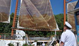 „Meridianas“ iškėlė bures