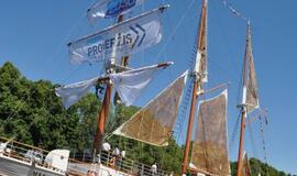 „Meridianas“ iškėlė bures