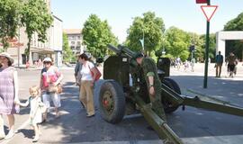 Klaipėdiečiai pasveikino NATO karius