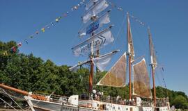 „Meridianas“ iškėlė bures