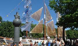 „Meridianas“ iškėlė bures