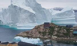 Milžiniškas ledkalnis kelia grėsmę Grenlandijos kaimui