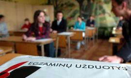 Paskutiniu šansu gauti brandos atestatą naudojosi 1800 abiturientų: skelbiami rezultatai