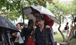 Miesto centre ganosi mechaninės būtybės