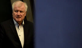 Vokietijos vidaus reikalų ministras siūlosi atsistatydinti