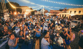 Mėlynas Klaipėdos miesto gimtadienis Teatro aikštėje