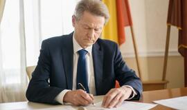 Rolandas Paksas nori sugrąžinti litus