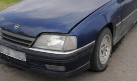 Girtas vairuotojas užstatė įvažiavimą ir užmigo