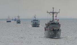 NATO laivai jūroje ieško sprogmenų