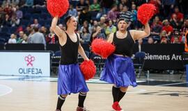 Per „Ryto” ir „Žalgirio” rungtynes greta aikštelės atvažiavo didžiulis unitazas