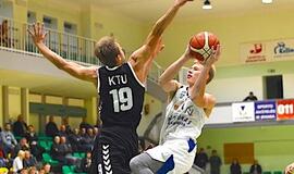 Triuškinančia persvara įveikti KTU krepšininkai