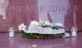 Tyliuoju protestu žurnalistai pareiškė – valdžia jų neužtildys